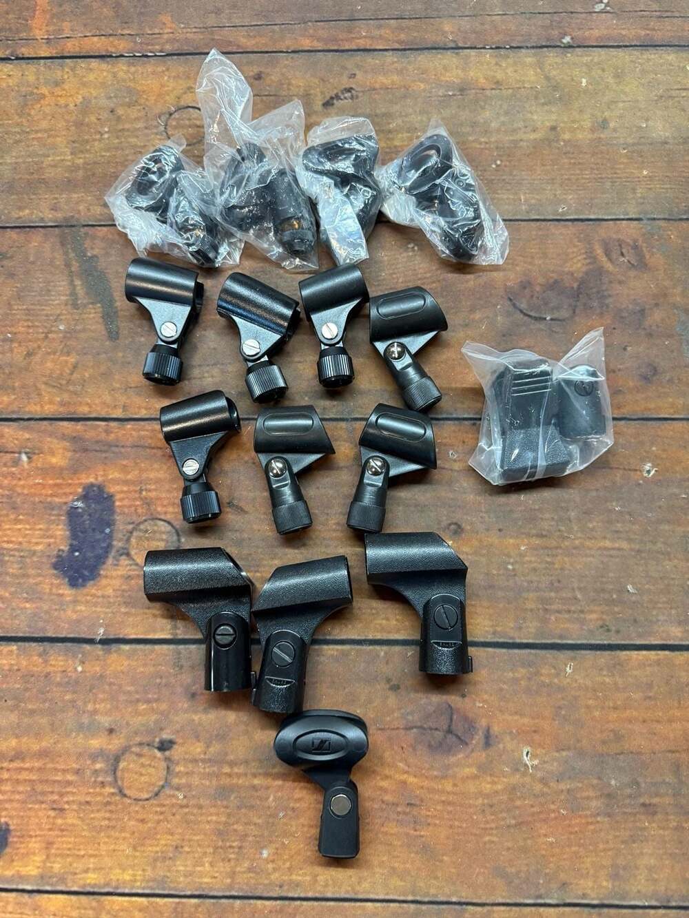 Shure and another brands A25D Microphone Clip Lot of 16 Black